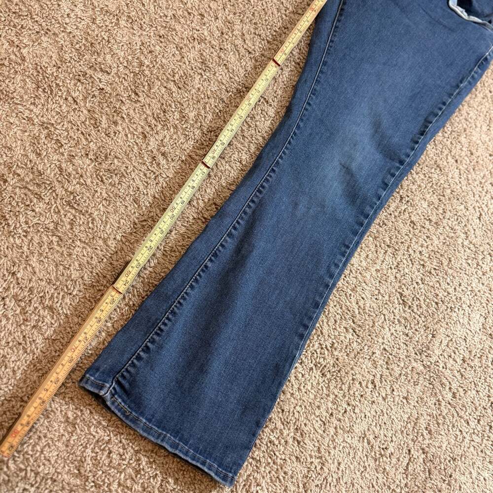 Levi’s Curvy Bootcut Jeans Womens 32 Medium Wash Stretch Denim Blue Pants - Picture 3 of 6